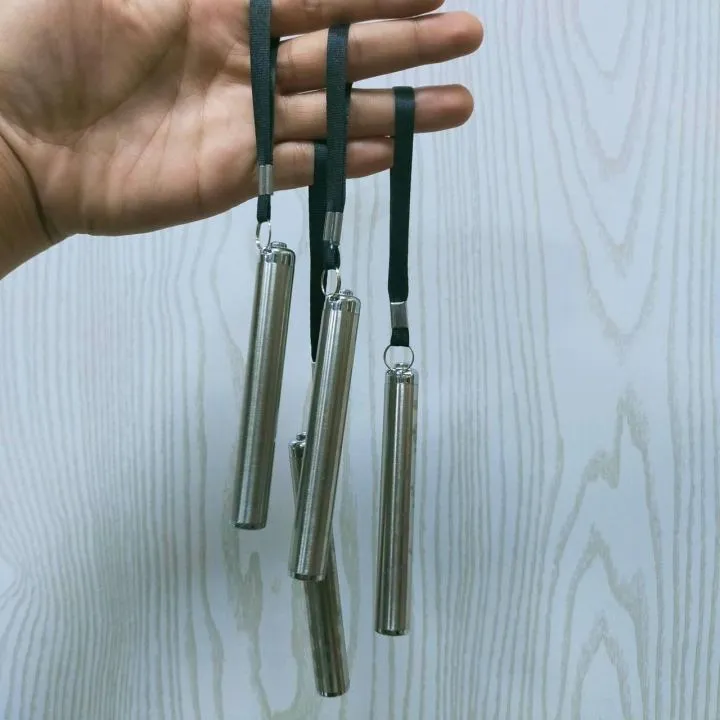 [ART4257] LINTERNA DE METAL A PILA