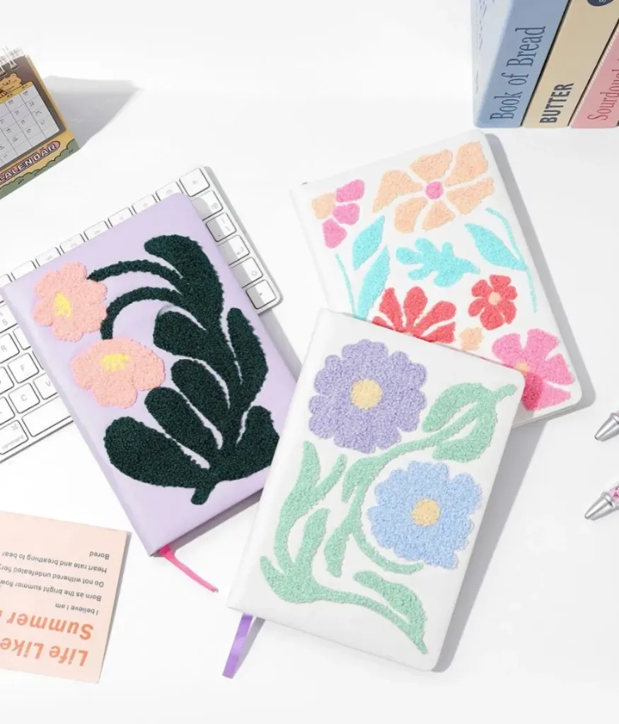 CUADERNOS VARIOS FLORES (Blanco)